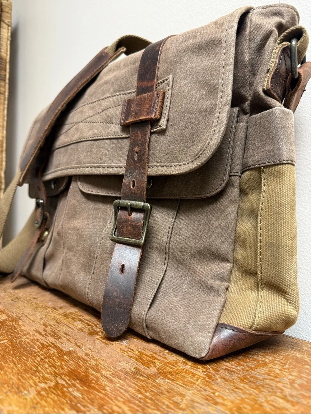 SOAEON Waxed Canvas Leather Messenger Bag Laptop Briefcase Crossbody Brown